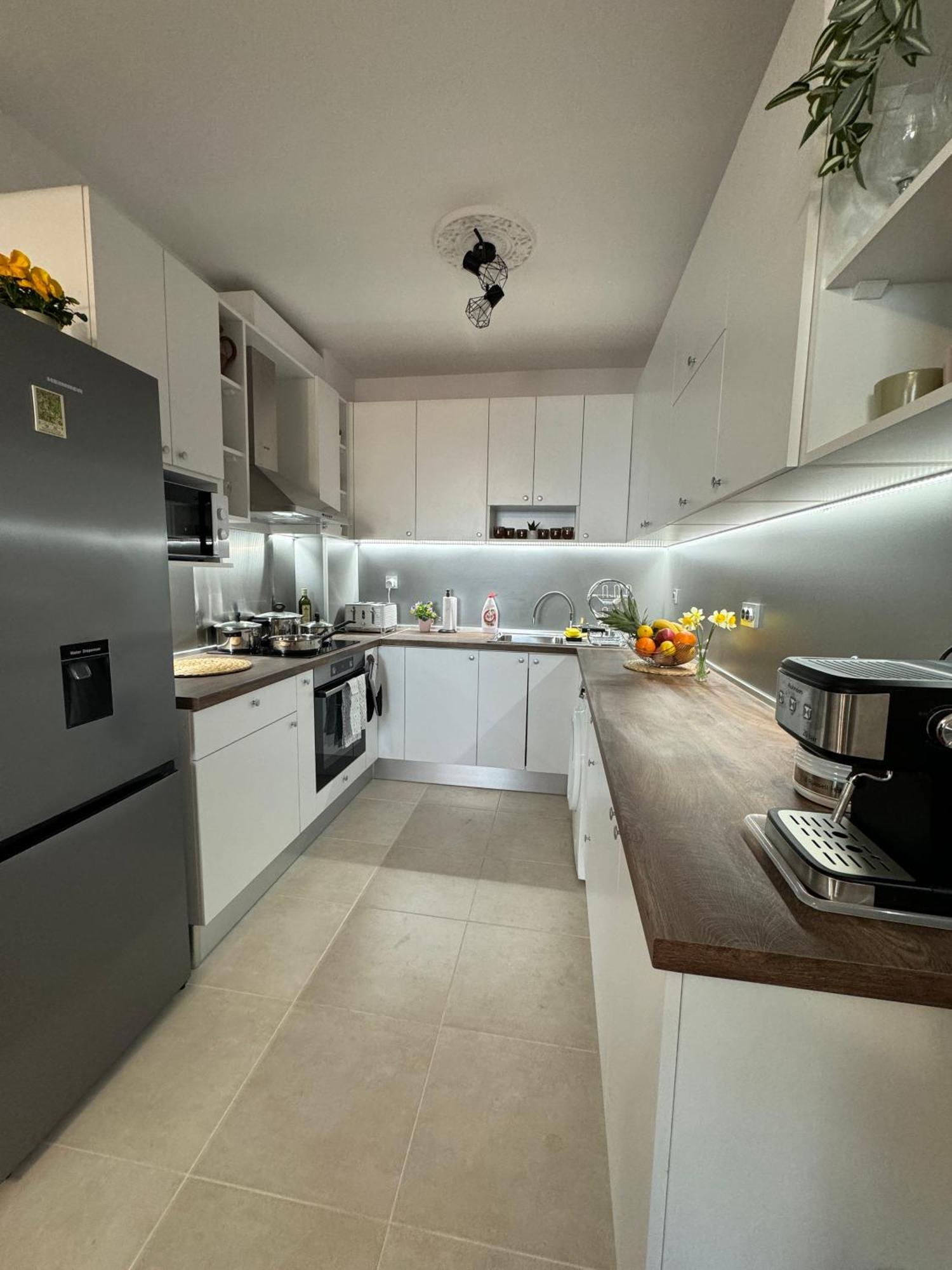Kakavanen'S Sea View Apartment Балчик Екстериор снимка