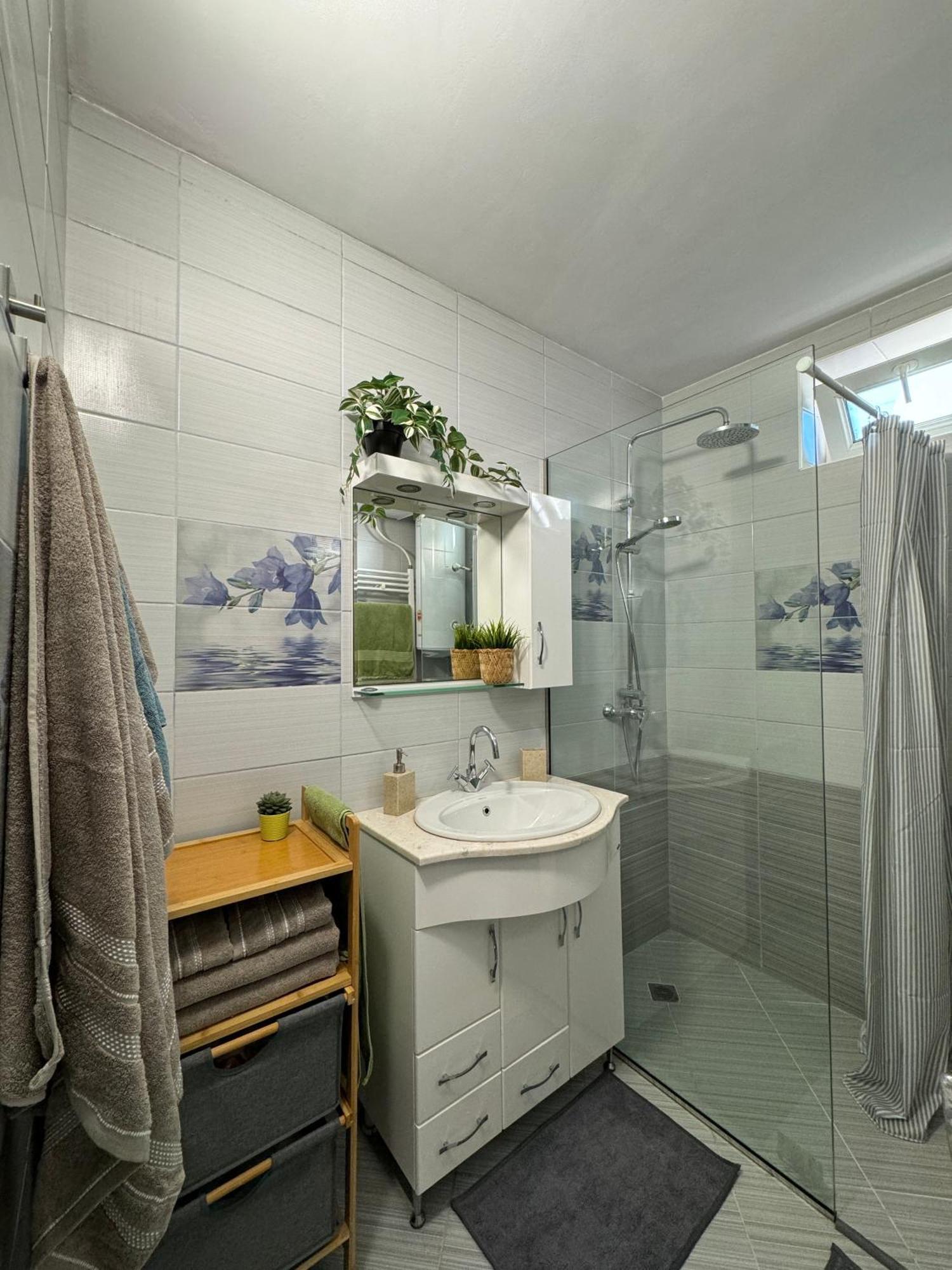 Kakavanen'S Sea View Apartment Балчик Екстериор снимка