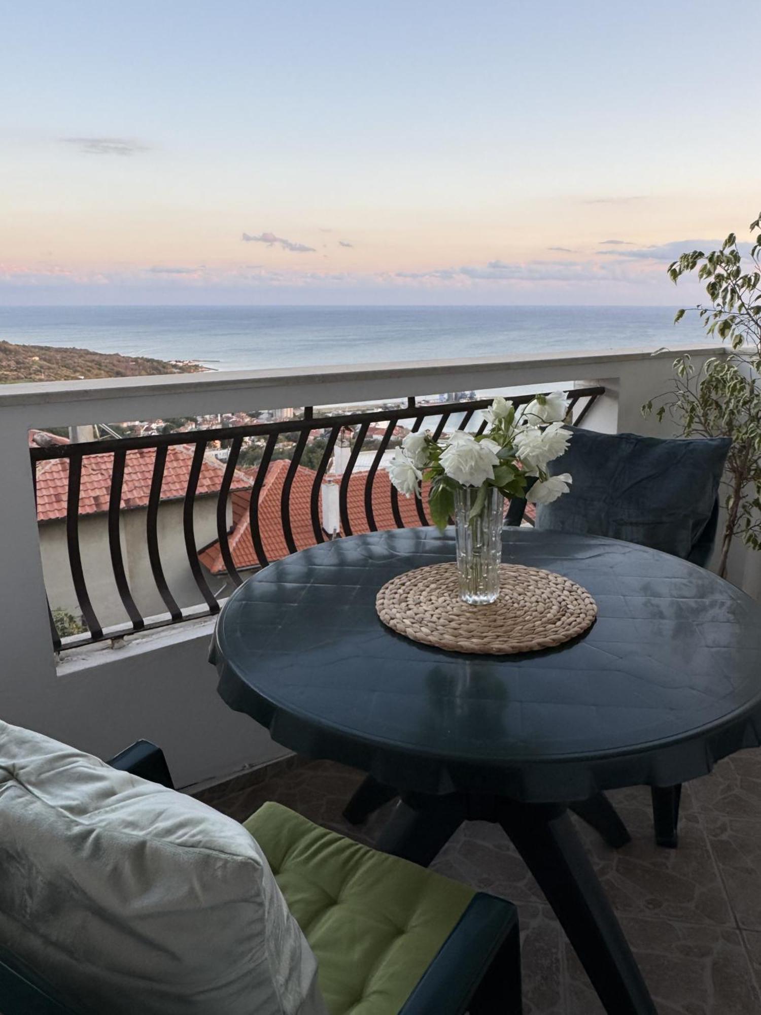 Kakavanen'S Sea View Apartment Балчик Екстериор снимка